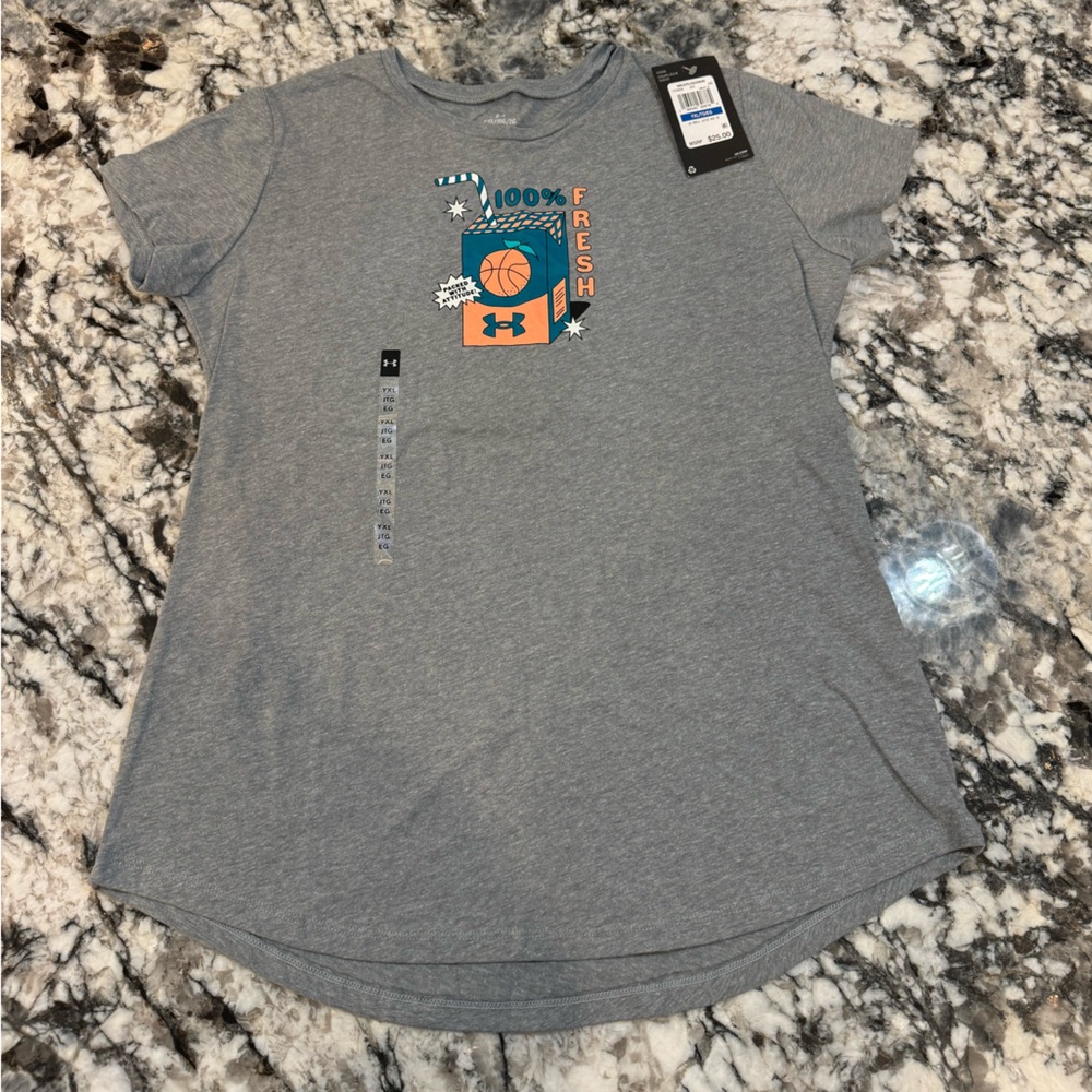 Girls UA sz YXL Tshirr
